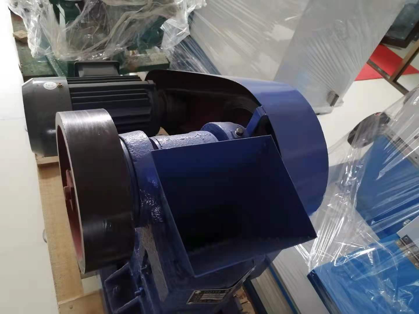 100 60鄂式破碎機3.jpg